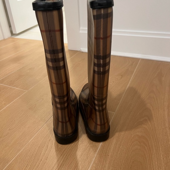 AUTHENTIC Burberry Plaid Rain Boots - Picture 4 of 4